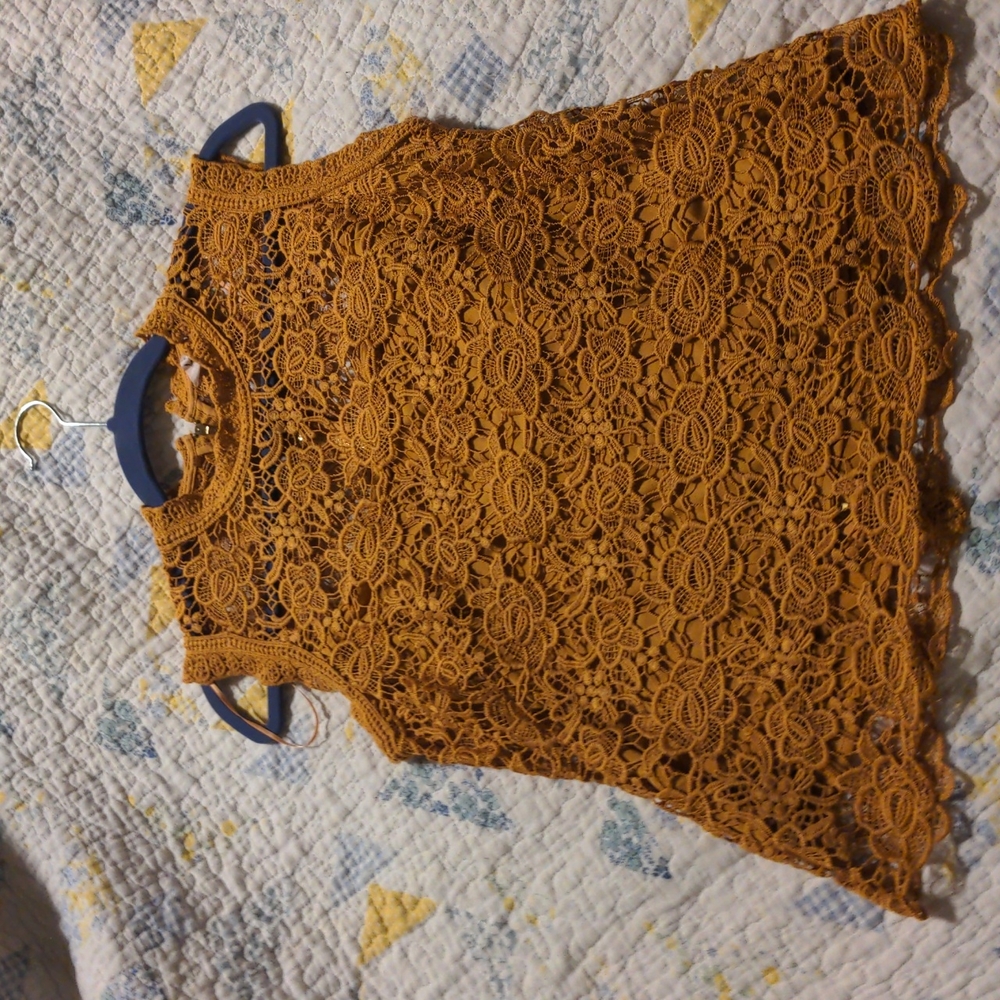 Mustard lace zip up tank top Nanette lepor size medium like new